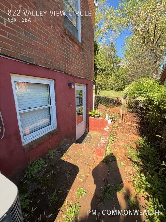 House for rent at 822 Valley View Circle, Charlottesville, VA 22902