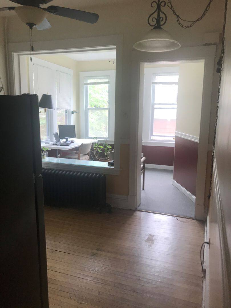 Apartment for rent at 1906 W Waveland Ave #1R, Chicago, IL 60613