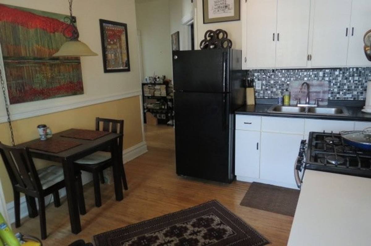 Apartment for rent at 1906 W Waveland Ave #1R, Chicago, IL 60613