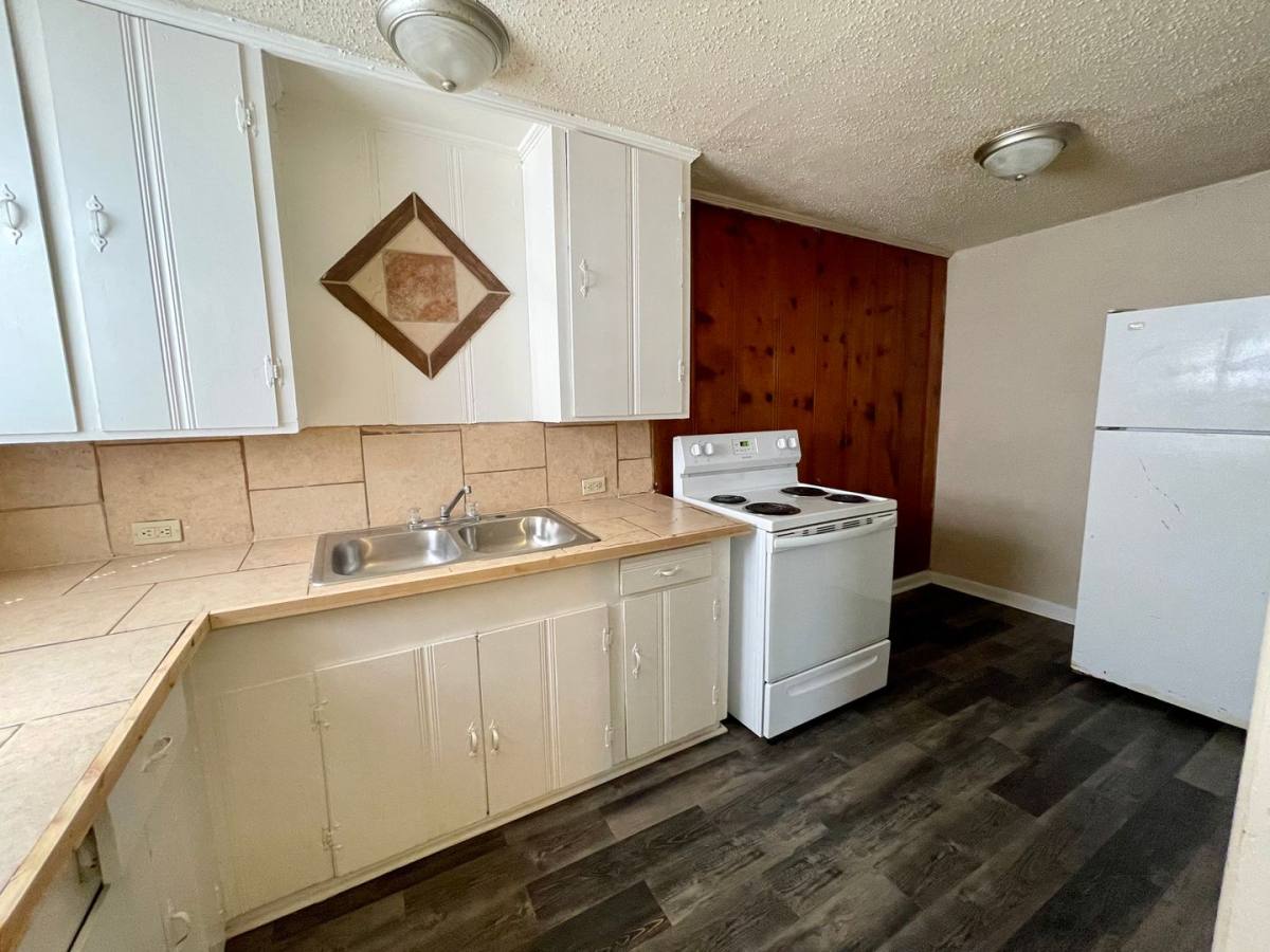 Apartment for rent at 943-949 Essex St, Beaumont, TX 77705
