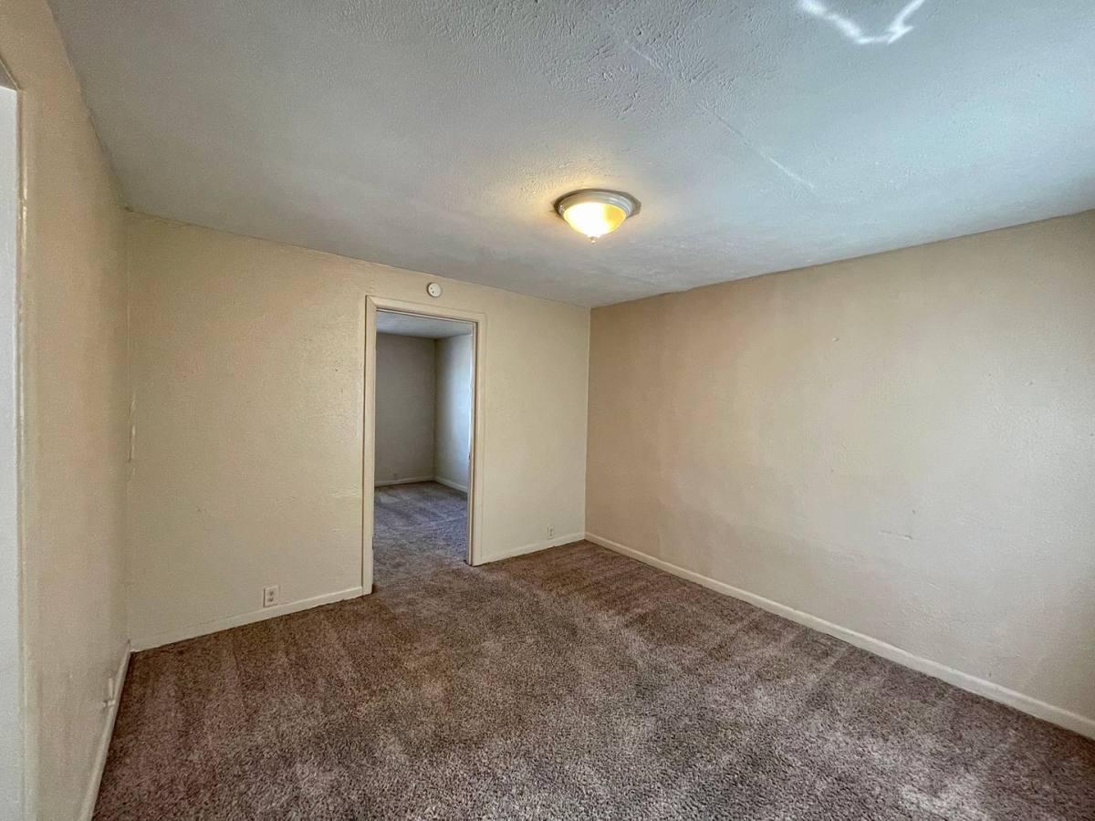 Apartment for rent at 943-949 Essex St, Beaumont, TX 77705