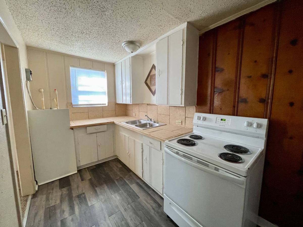 Apartment for rent at 943-949 Essex St, Beaumont, TX 77705