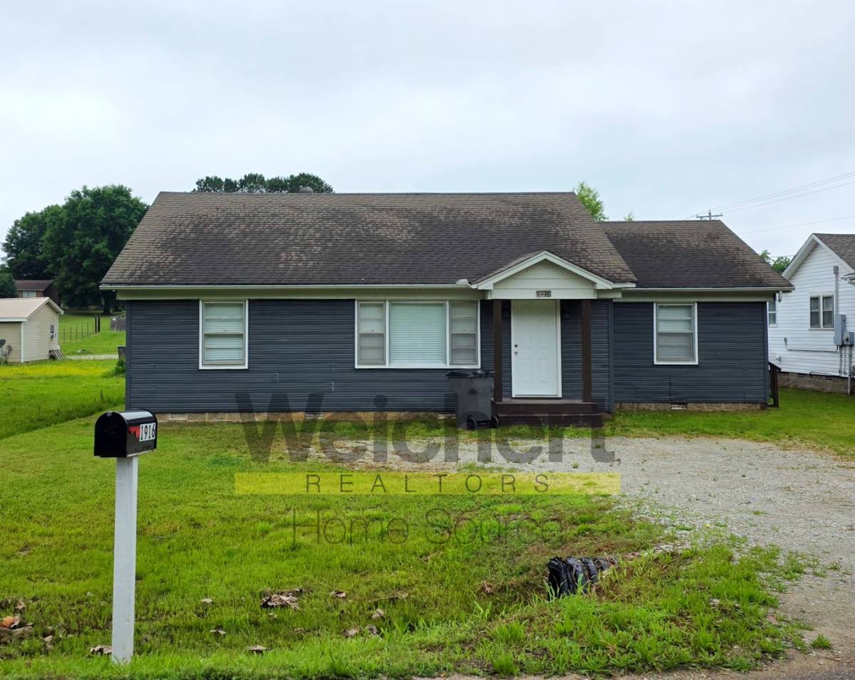 House for rent at 1916 Reynolds Rd, Paragould, AR 72450