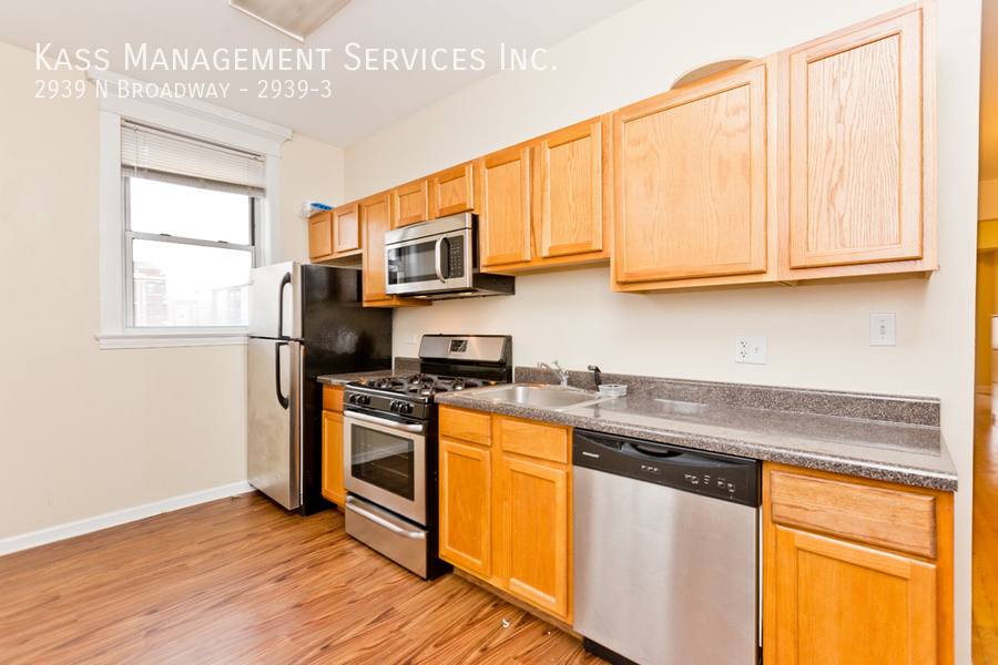 Apartment for rent at 2939 N Broadway #3, Chicago, IL 60657