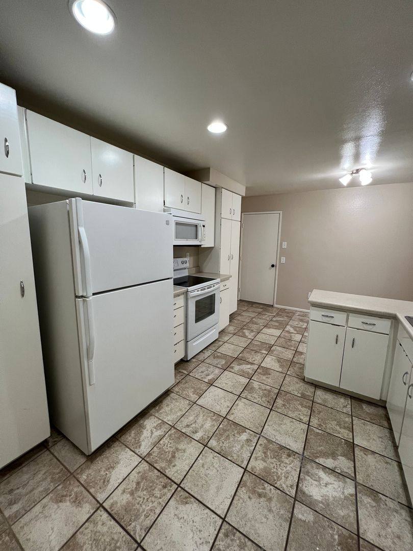 House for rent at 24142 Village, Camarillo, CA 93012