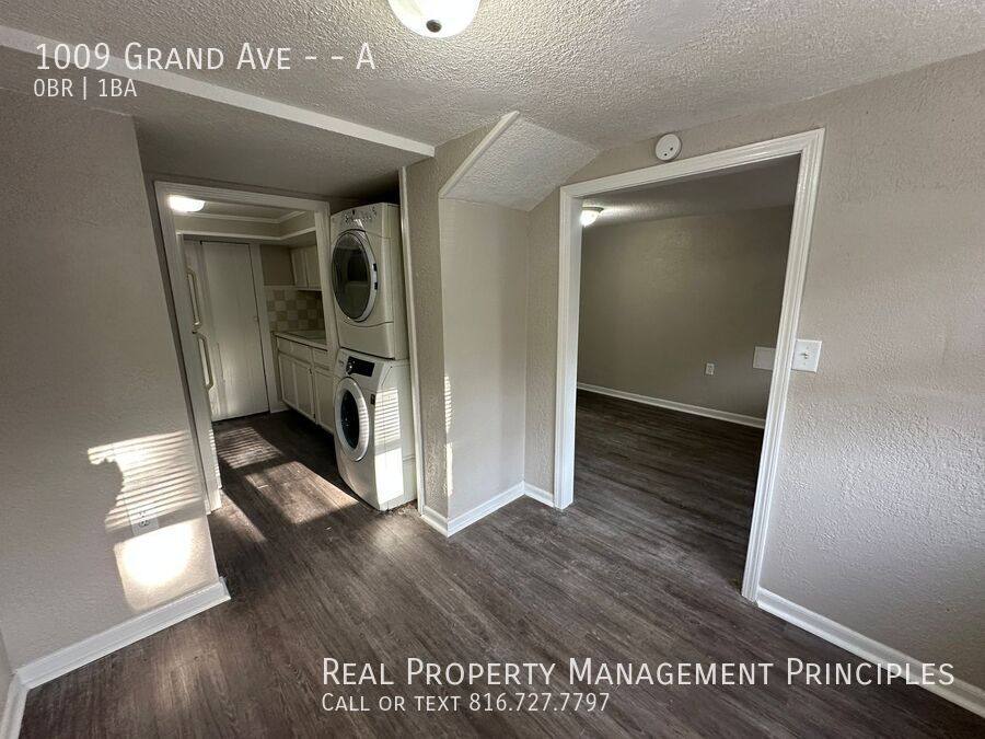 Apartment for rent at 1009 Grand Ave #A, Leavenworth, KS 66048