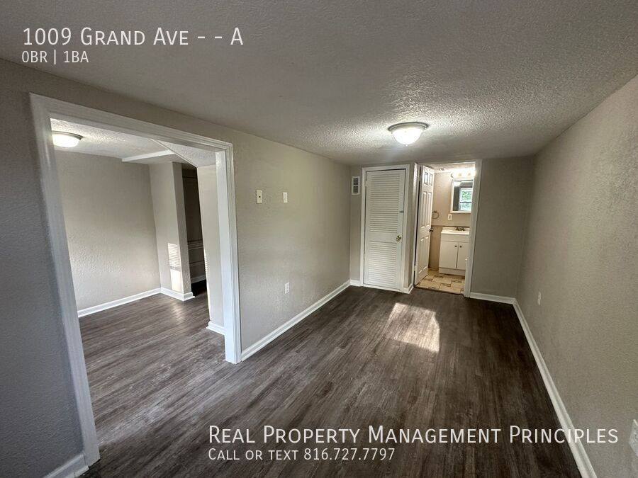 Apartment for rent at 1009 Grand Ave #A, Leavenworth, KS 66048