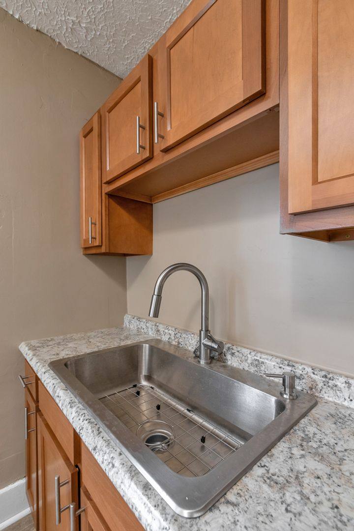 Apartment for rent at 1606 Cleveland Ave NW, Canton, OH 44703