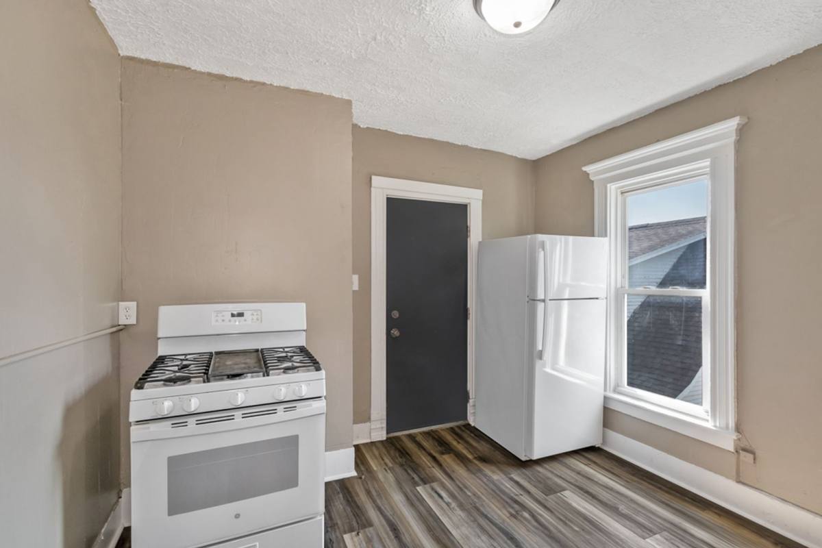 Apartment for rent at 1606 Cleveland Ave NW, Canton, OH 44703