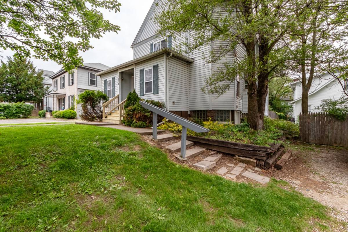 Apartment for rent at 1606 Cleveland Ave NW, Canton, OH 44703
