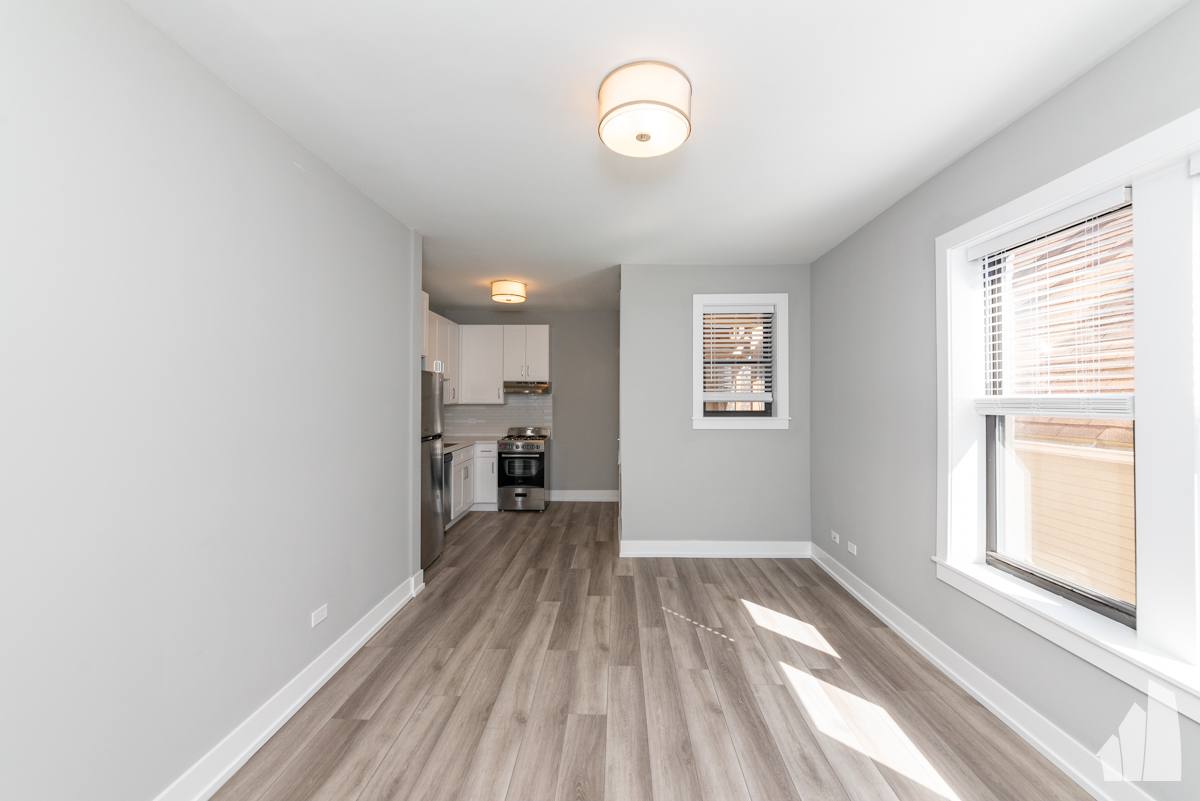Apartment for rent at 3937 N Janssen Ave #E2, Chicago, IL 60613