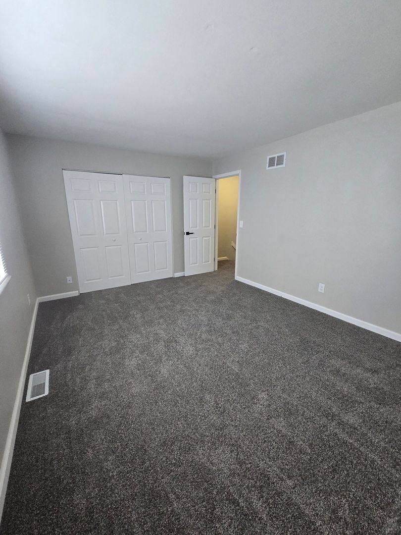 Townhouse for rent at 3232 N Talbot Ave, Erlanger, KY 41018