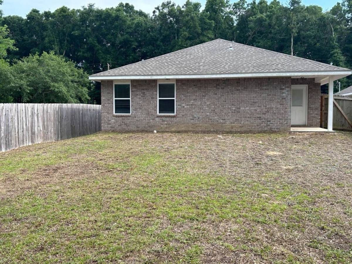 House for rent at 3154 Maple St, Crestview, FL 32539
