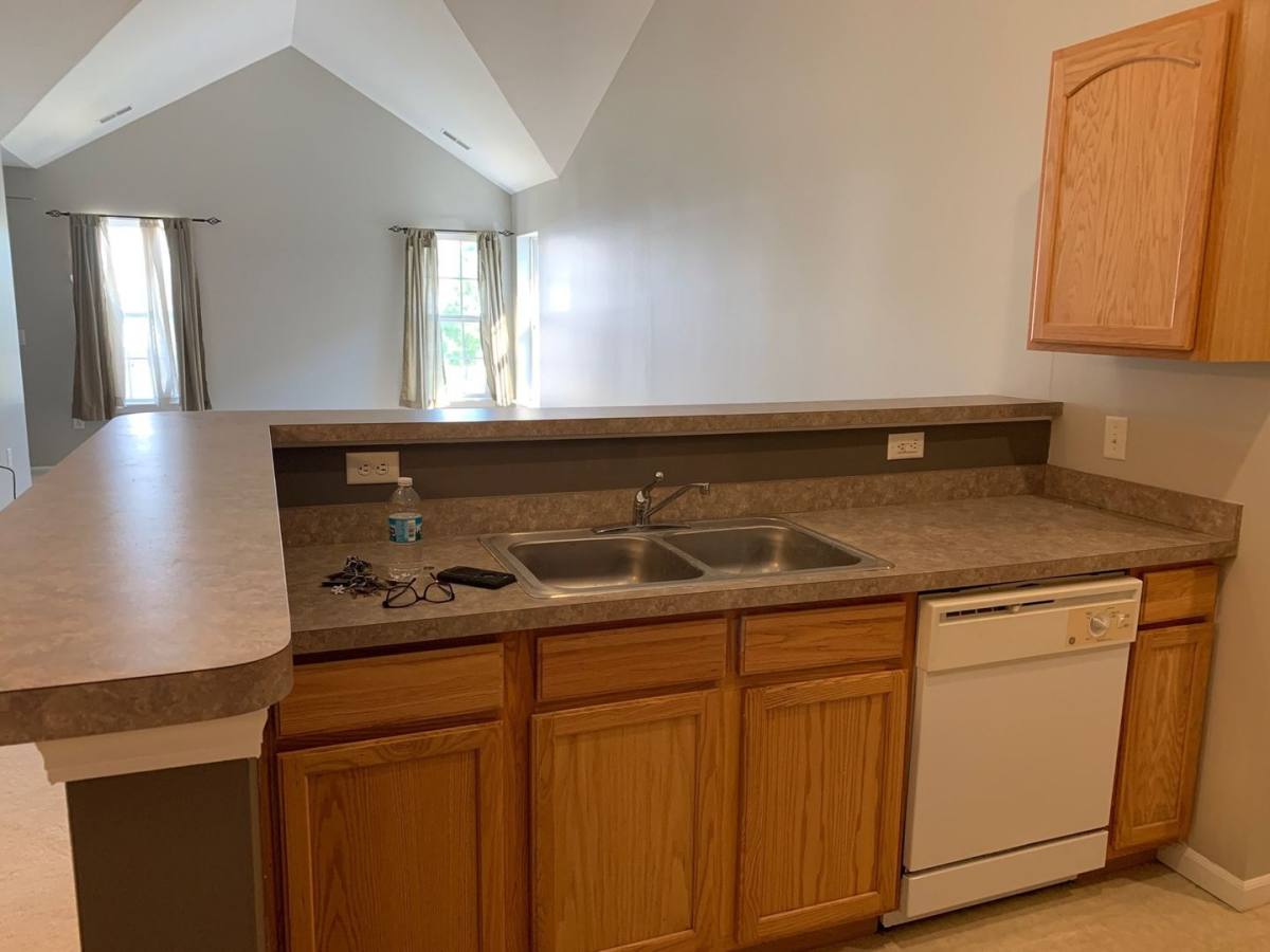 Condo for rent at 550 Olde English, Howell, MI 48855