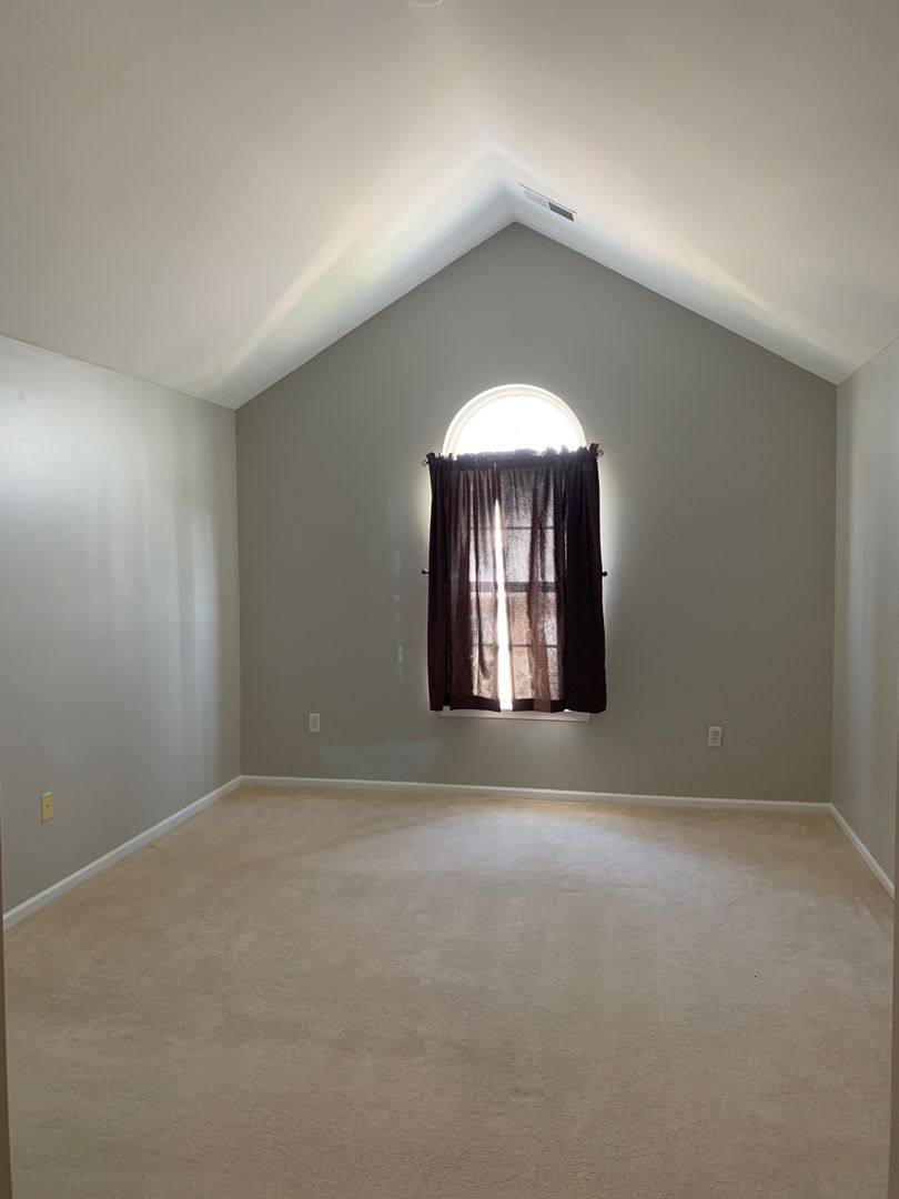 Condo for rent at 550 Olde English, Howell, MI 48855