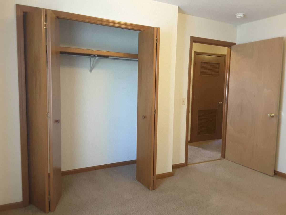 Apartment for rent at 211 Stonewall Court, Nappanee, IN 46550