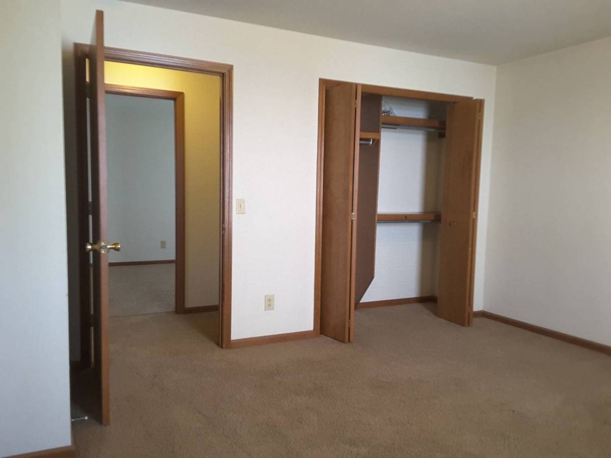 Apartment for rent at 211 Stonewall Court, Nappanee, IN 46550
