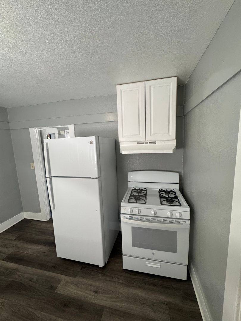 Apartment for rent at 142 W Valencia Dr, Fullerton, CA 92832