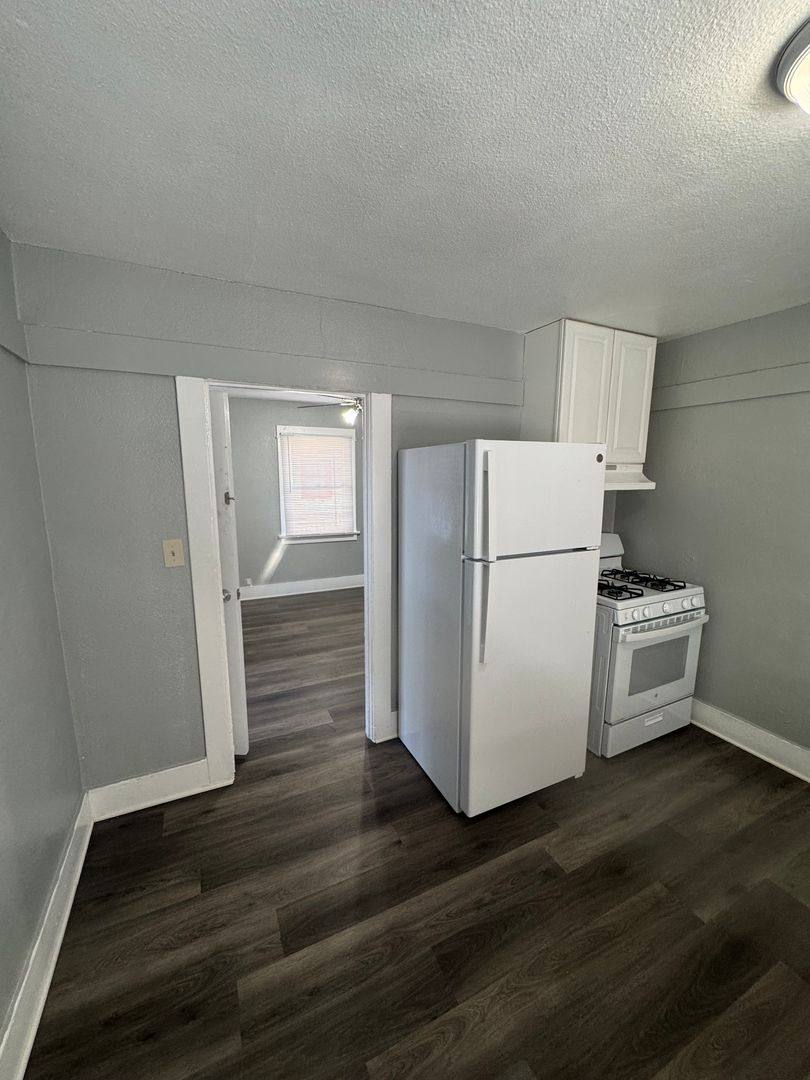 Apartment for rent at 142 W Valencia Dr, Fullerton, CA 92832