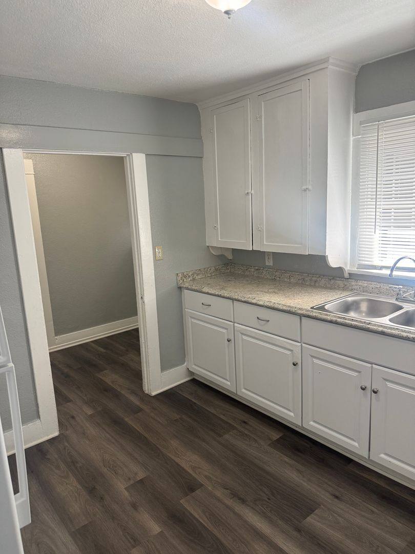 Apartment for rent at 142 W Valencia Dr, Fullerton, CA 92832
