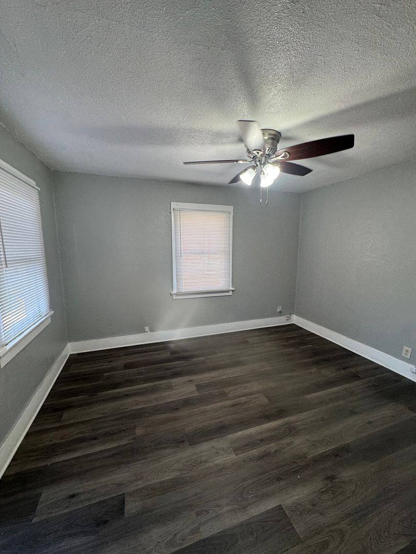 Apartment for rent at 142 W Valencia Dr, Fullerton, CA 92832