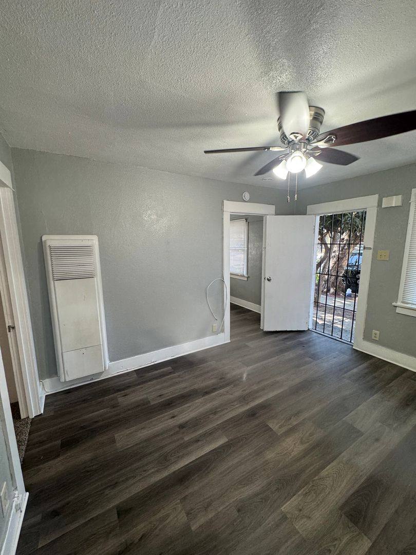 Apartment for rent at 142 W Valencia Dr, Fullerton, CA 92832