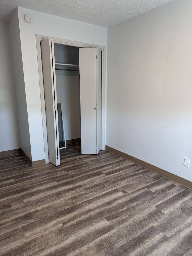 Apartment for rent at 157 W Walnut Ave, Genesee, ID 83832