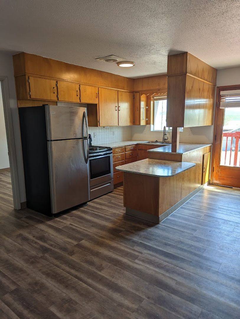 Apartment for rent at 157 W Walnut Ave, Genesee, ID 83832