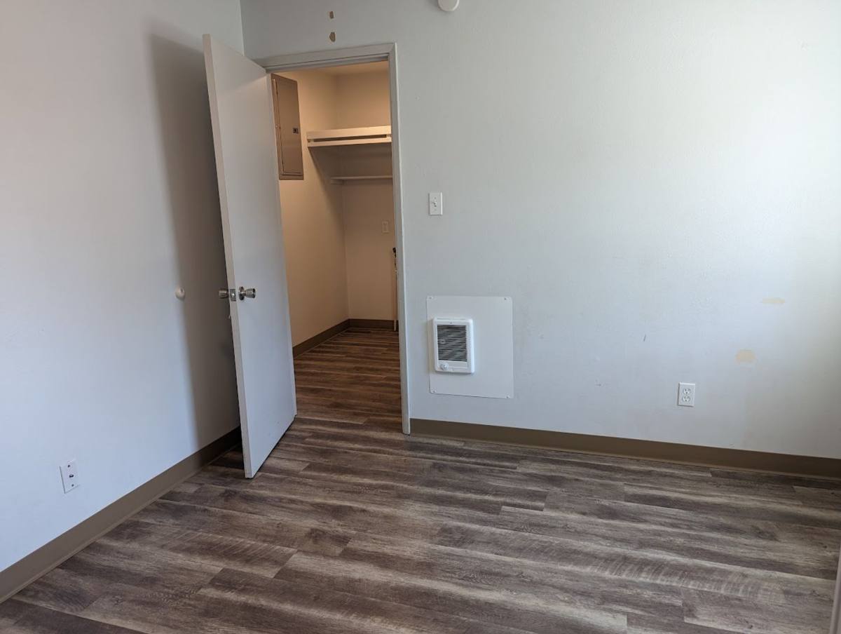Apartment for rent at 157 W Walnut Ave, Genesee, ID 83832