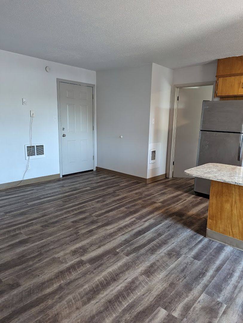 Apartment for rent at 157 W Walnut Ave, Genesee, ID 83832