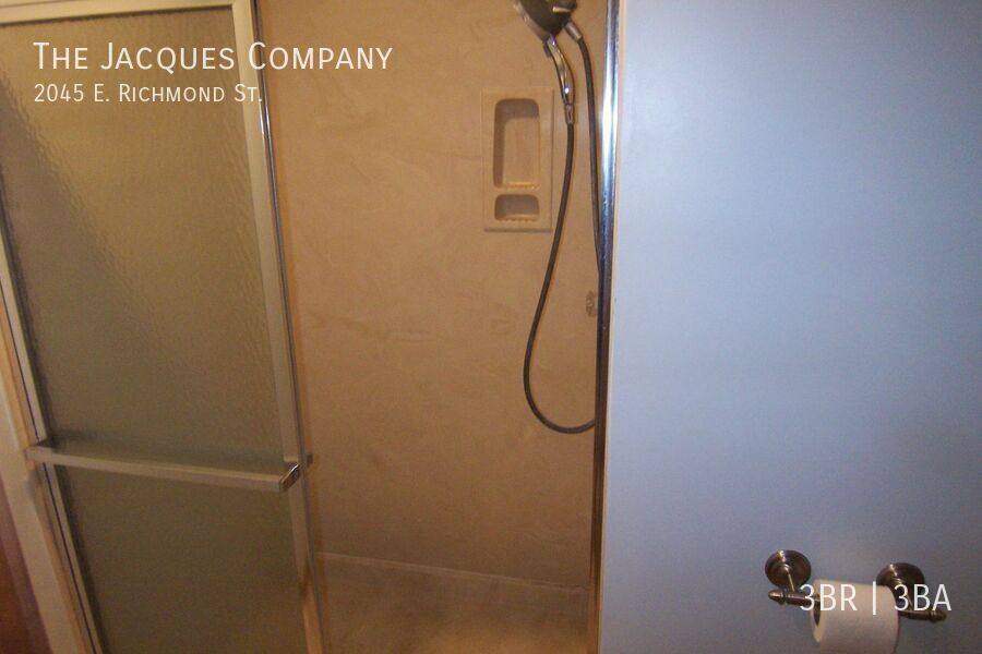 House for rent at 2045 E Richmond St, Springfield, MO 65804