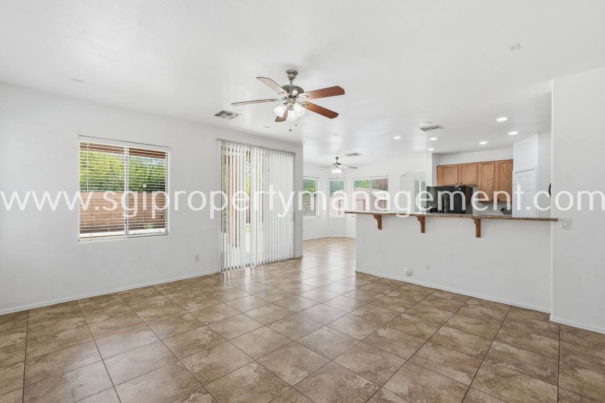 House for rent at 6827 N 71st Dr, Glendale, AZ 85303