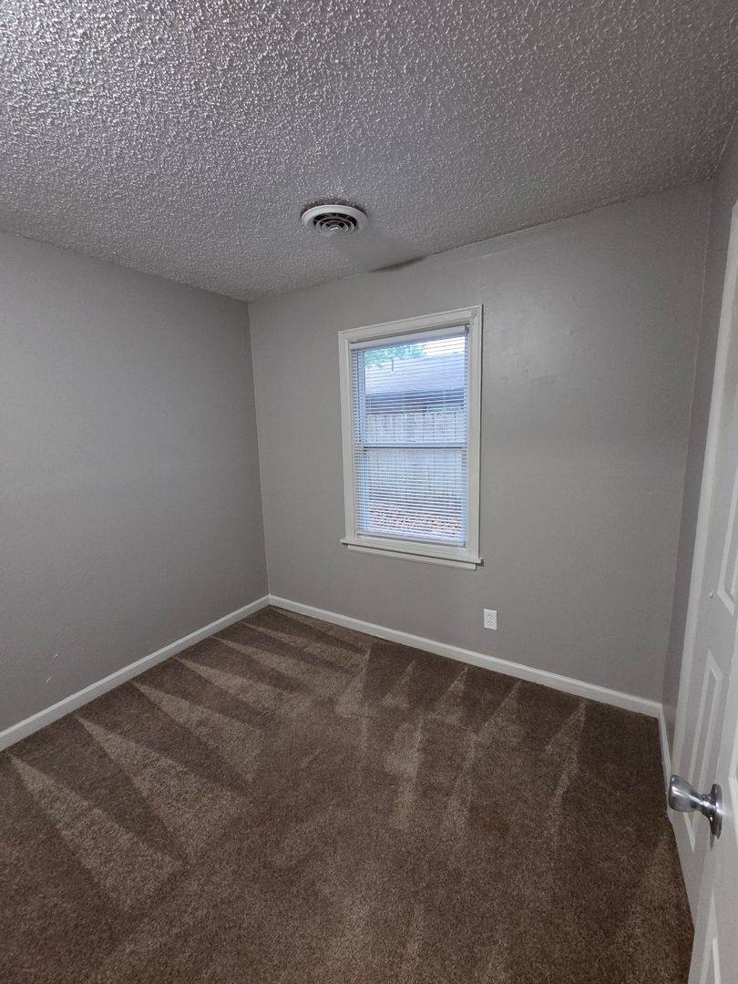 House for rent at 1739 S Glenn St, Wichita, KS 67213