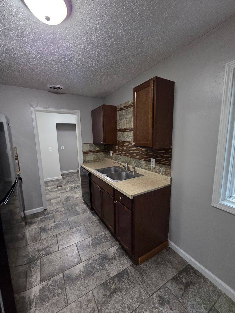 House for rent at 1739 S Glenn St, Wichita, KS 67213