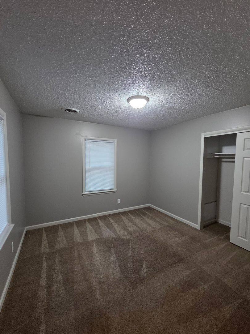 House for rent at 1739 S Glenn St, Wichita, KS 67213