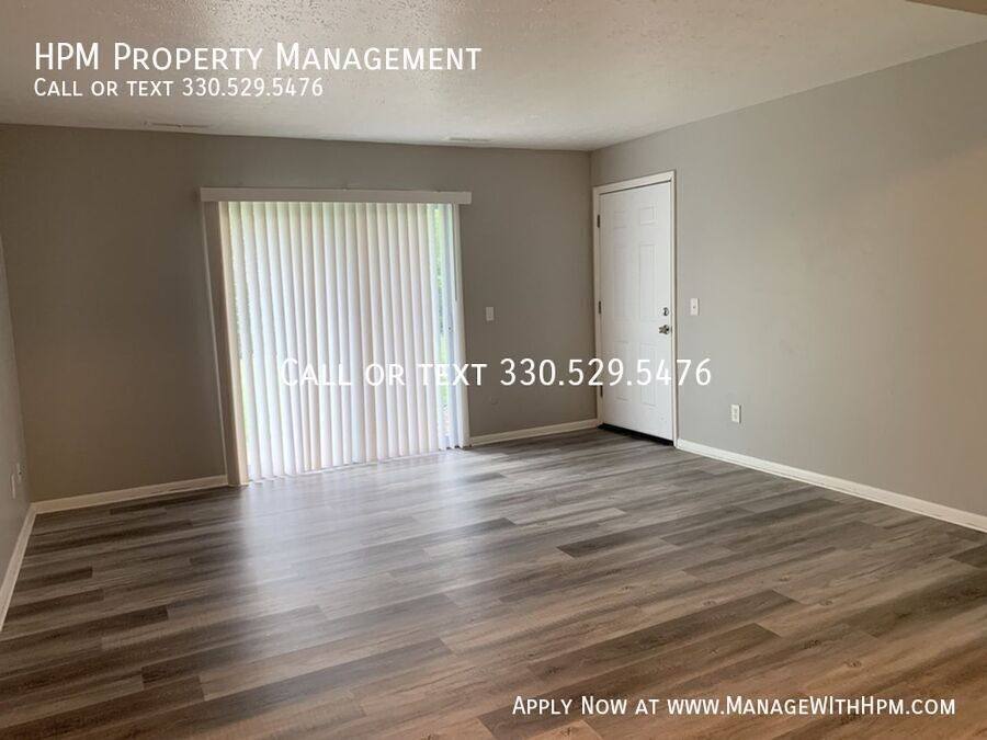 Apartment for rent at 4233 Middlebranch Ave NE #4, Canton, OH 44705