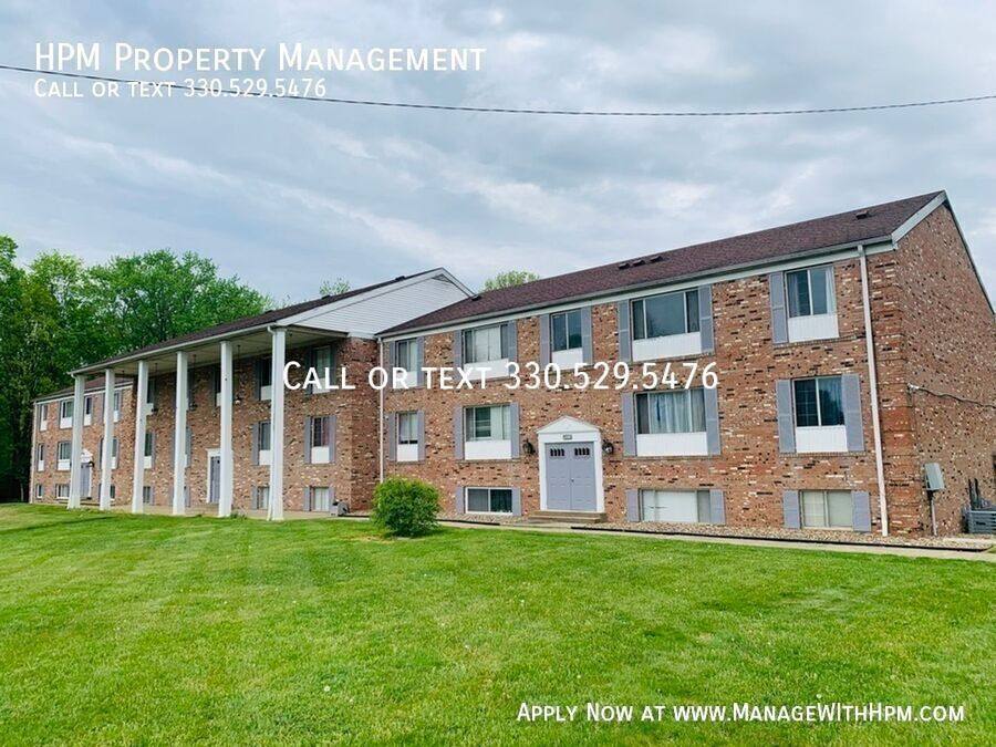 Apartment for rent at 4233 Middlebranch Ave NE #4, Canton, OH 44705