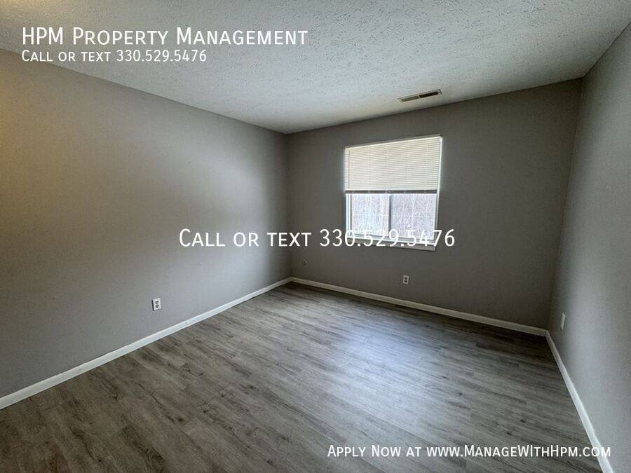 Apartment for rent at 4233 Middlebranch Ave NE #4, Canton, OH 44705
