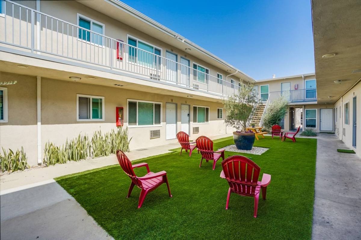 Apartment for rent at 822 N Inglewood Ave #4, Inglewood, CA 90302