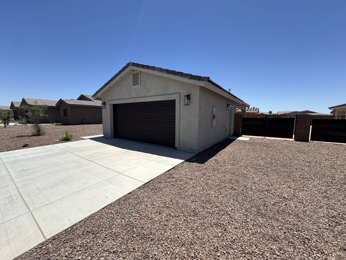 House for rent at 11623 E 33rd Way, Yuma, AZ 85367