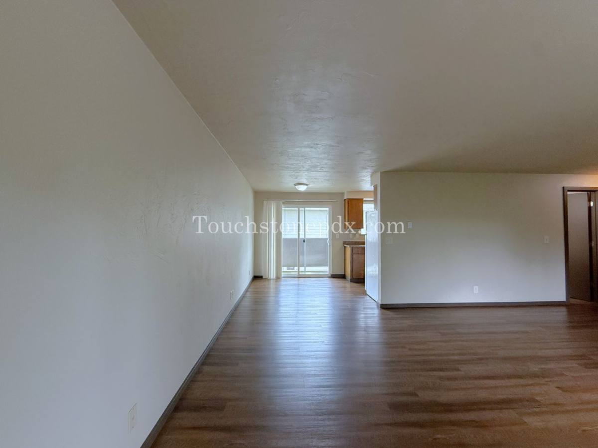Apartment for rent at 403 S Ivy St, Canby, OR 97013