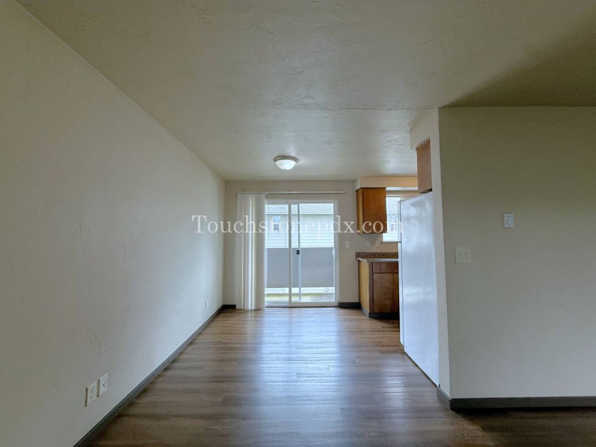 Apartment for rent at 403 S Ivy St, Canby, OR 97013