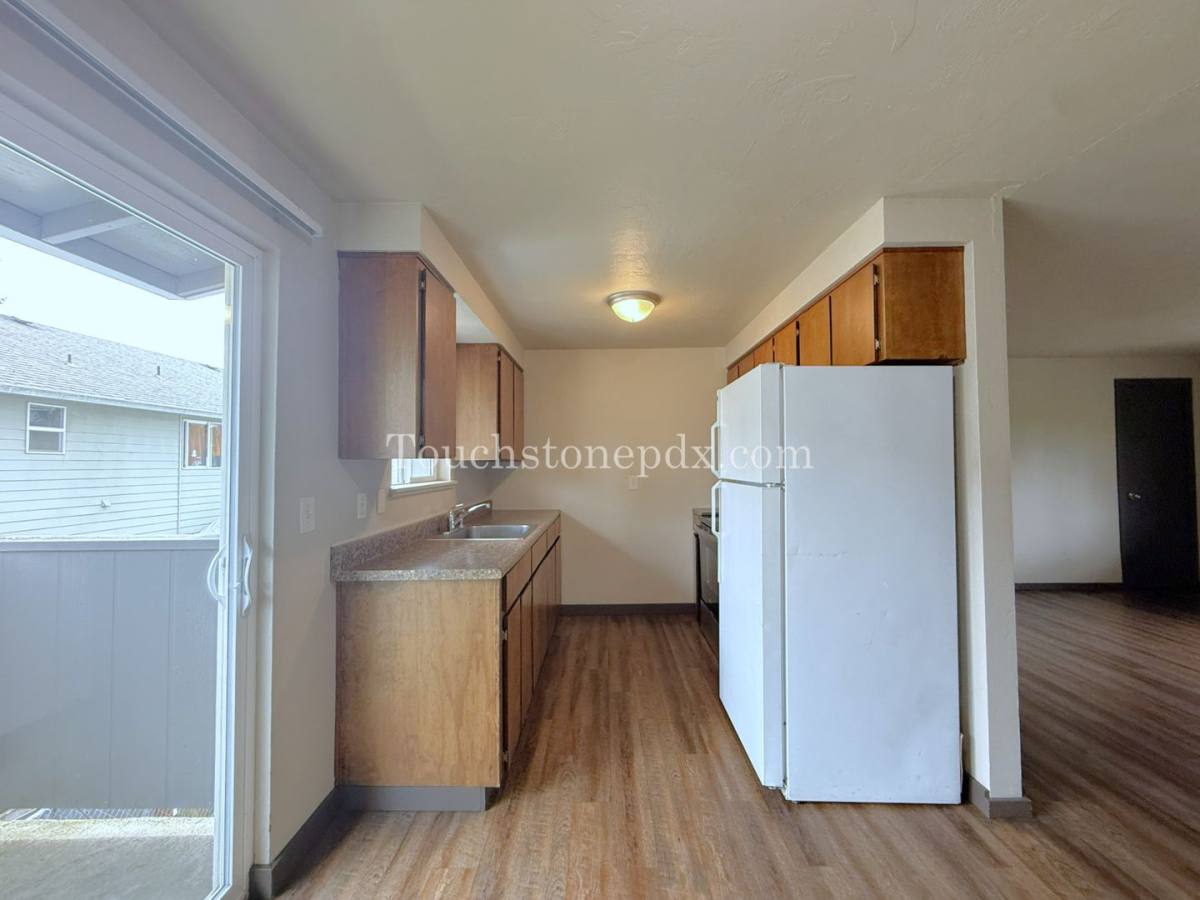 Apartment for rent at 403 S Ivy St, Canby, OR 97013