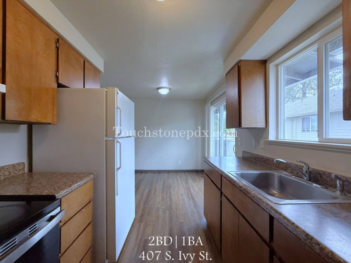 Apartment for rent at 403 S Ivy St, Canby, OR 97013