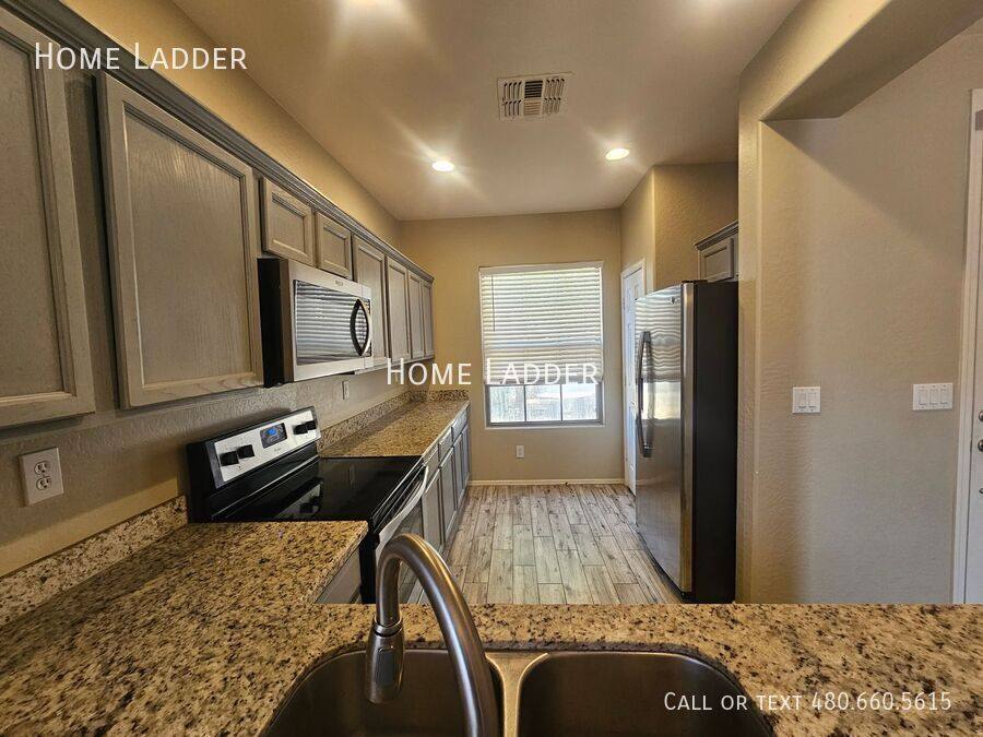 House for rent at 39746 N Cross Timbers Way, Phoenix, AZ 85086