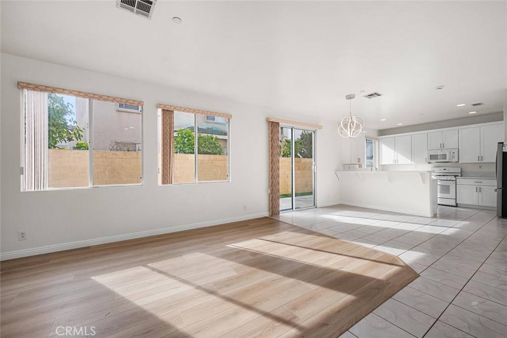 Apartment for rent at 6222 Villa Ryan Way, Buena Park, CA 90620