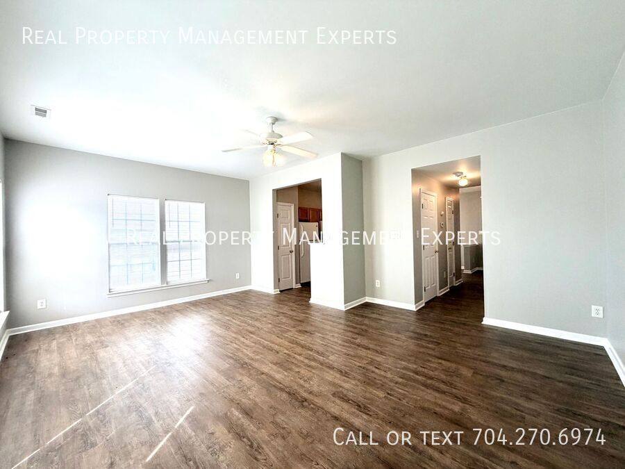 Townhouse for rent at 7111 Flying Scotsman Dr, Charlotte, NC 28213