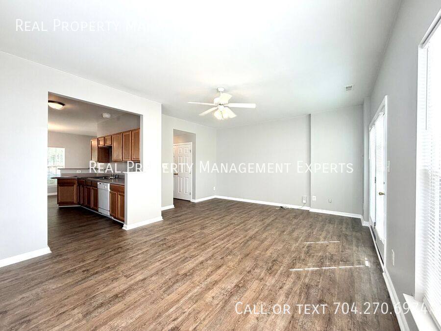 Townhouse for rent at 7111 Flying Scotsman Dr, Charlotte, NC 28213