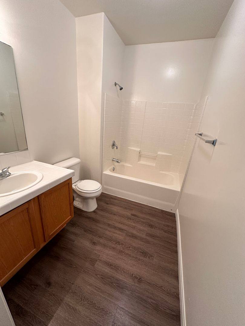 Apartment for rent at 3663 Pine Meadow Dr, Bakersfield, CA 93308