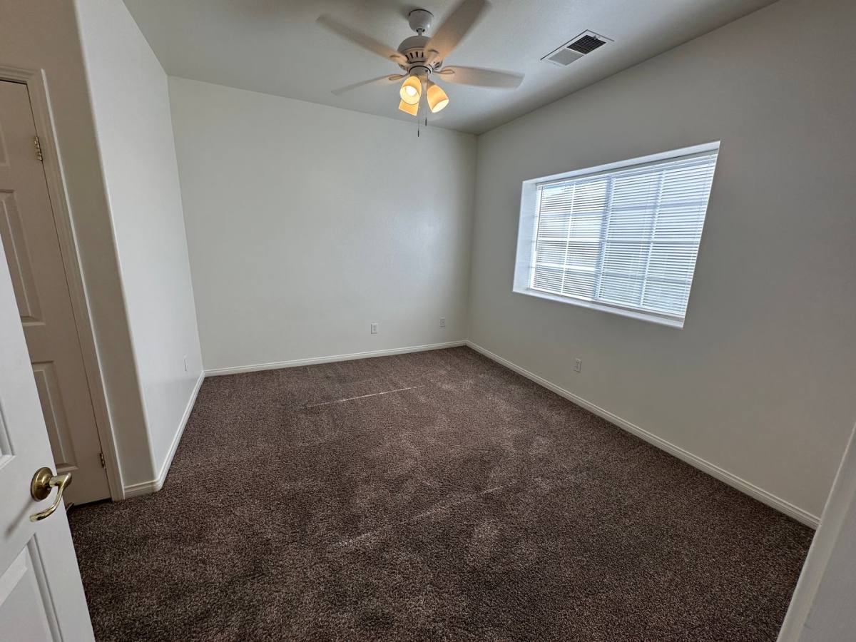 Apartment for rent at 3663 Pine Meadow Dr, Bakersfield, CA 93308